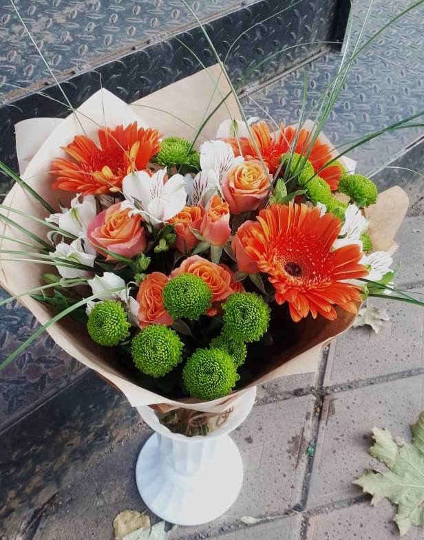 Букет цветов из: Герберы, Хризантемы, Альстромерии и Розы в Даровской