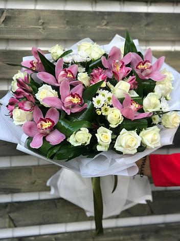 Букет цветов из: Розы и Хризантемы в Даровской