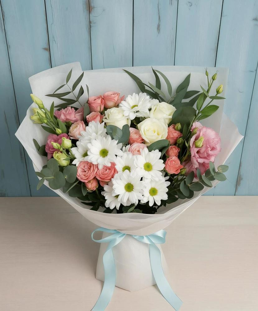 Букет цветов из: Розы, Лизиантусы и Хризантемы в Даровской