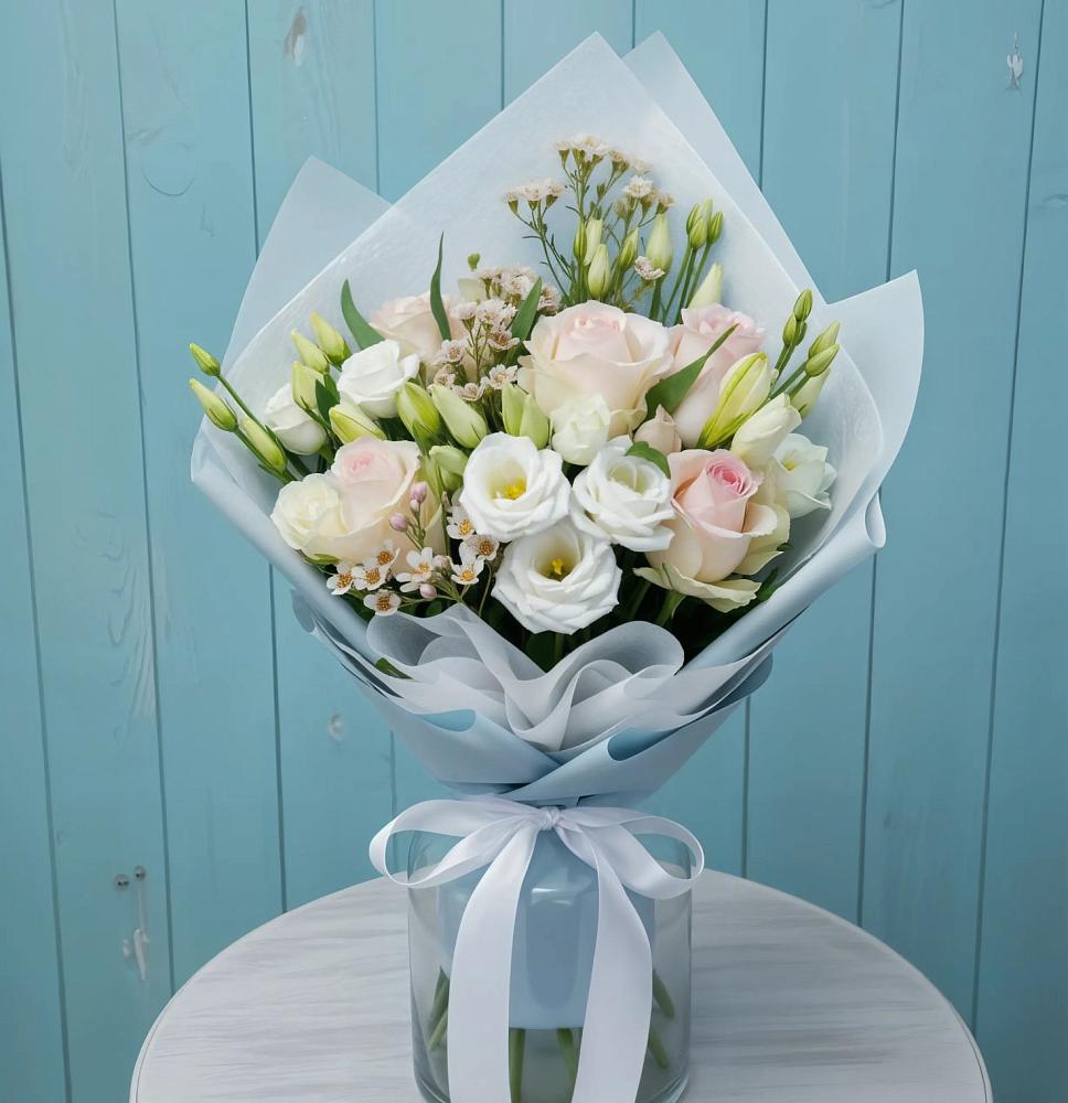 Букет цветов из: Розы и Лизиантусы в Даровской