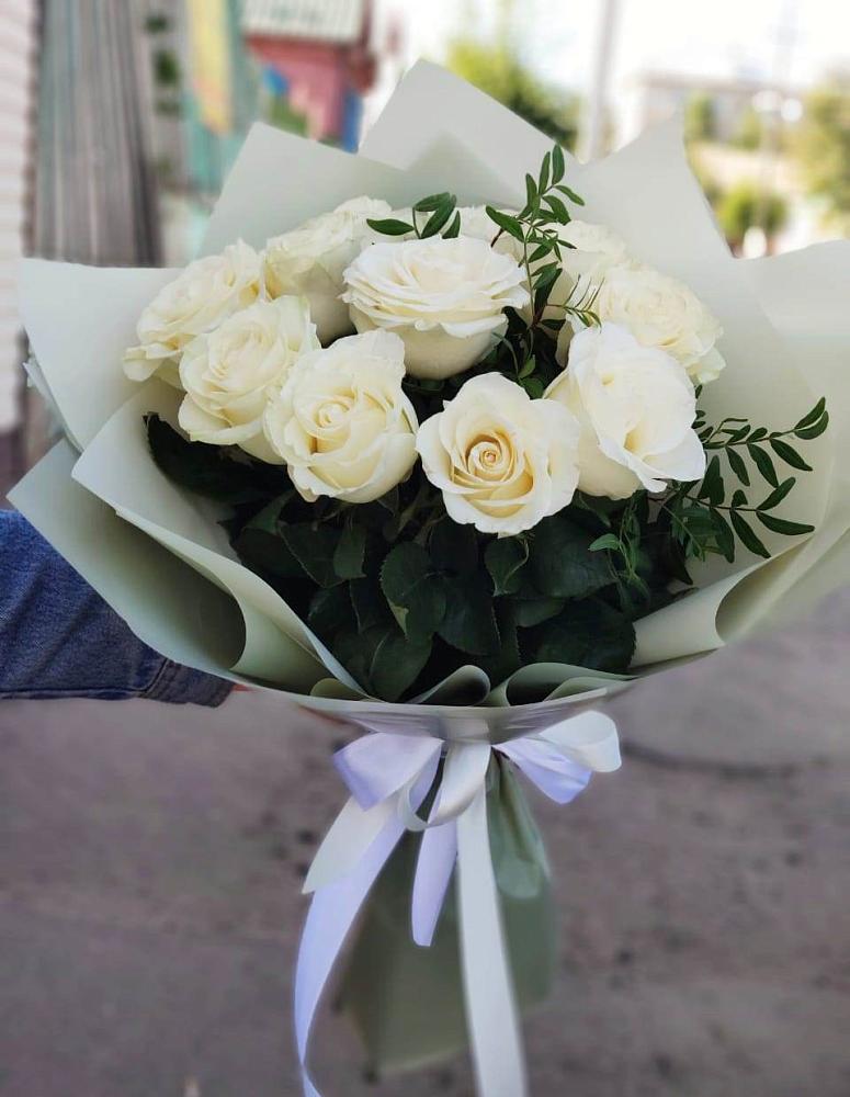 Букет Белые розы Проуд в Даровской