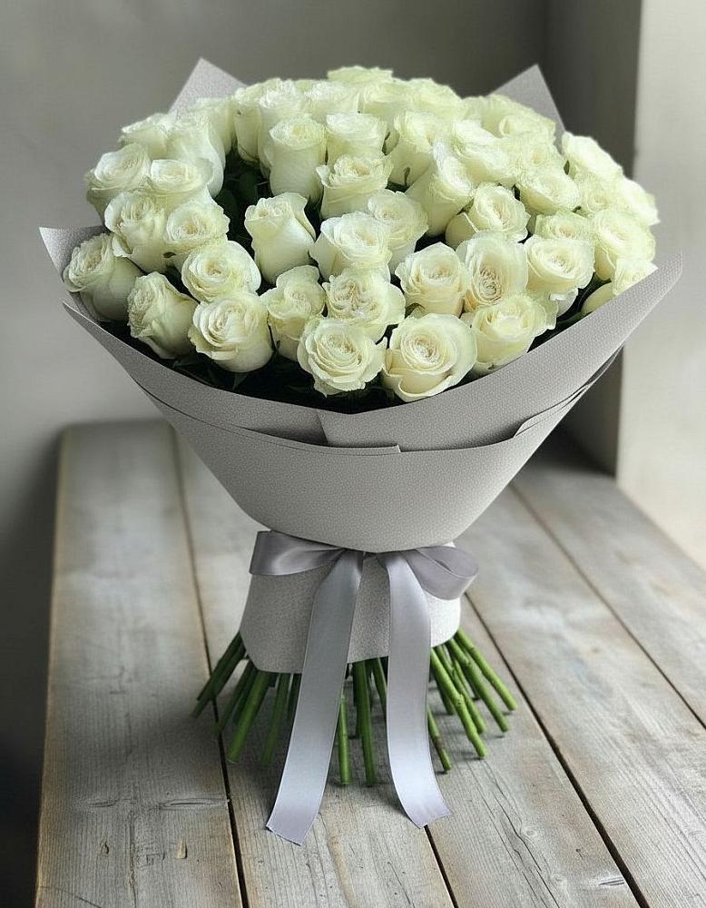 Букет 35 Белых роз в Даровской