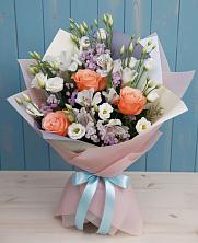 Букет цветов из:  Лизиантусы, Розы, Альстромерии и Гипсофила в Даровской