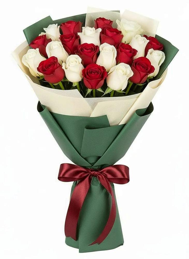 Букет Микс из красных и белых роз в Даровской