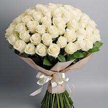 Букет 101 беля роза Белоснежка в Даровской