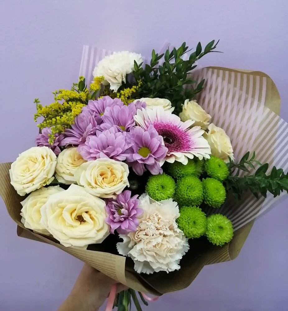 Букет цветов из: Хризантемы, Розы, Гвоздики и Герберы в Даровской