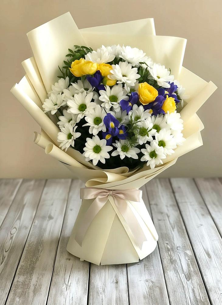Букет цветов из: Ирисы, Хризантемы и Розы в Даровской