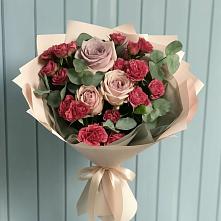 Букет цветов из:  Гвоздики и Розы в Даровской
