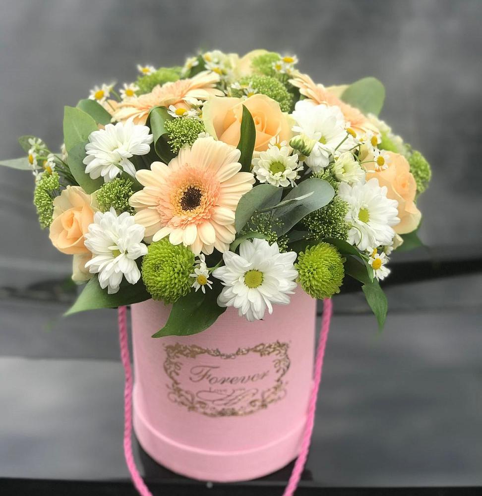 Цветочная композиция из Розы, Герберы и Хризантемы в шляпной коробке в Даровской