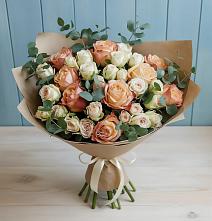 Букет цветов из:  Альстромерии и Розы в Даровской